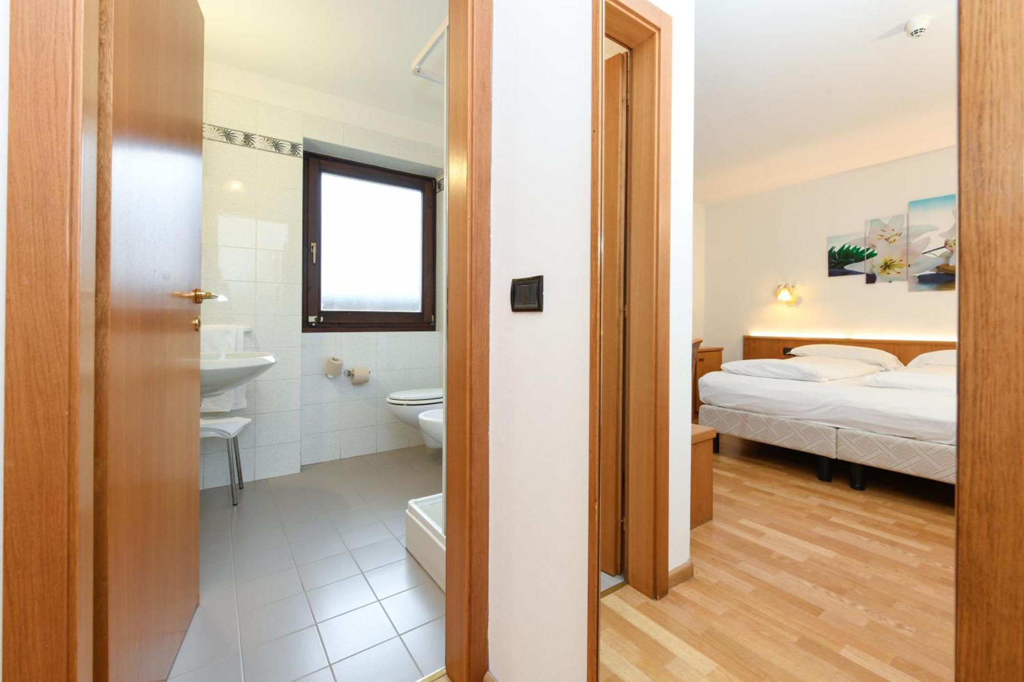 Hotel Denny 3*